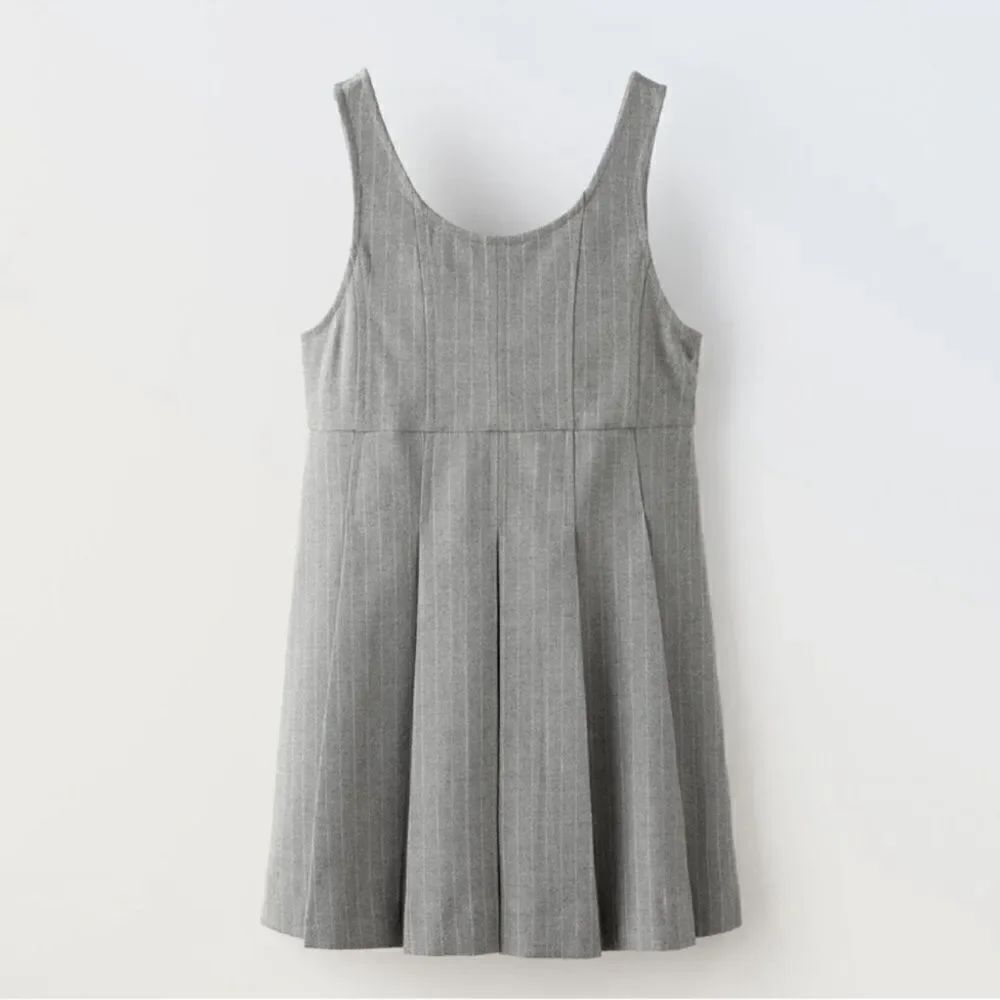Zara Stripe Girls Sleeveless Pleated Dress(Size 13-14yrs)